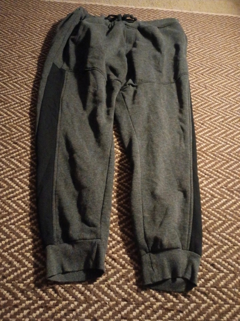 Akademiks Charcoal Gray with Black Side-Panel Men's Jogger Sweatpants